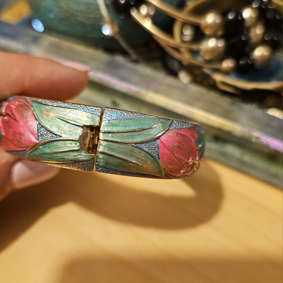 Vintage Kramer hinged bangle bracelet - Picture 16 of 16